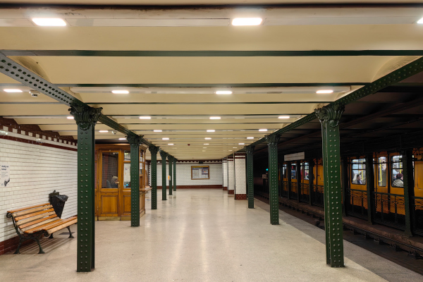 Budapest, M1 metró, Bajcsy-Zsilinszky út, bélyegkép