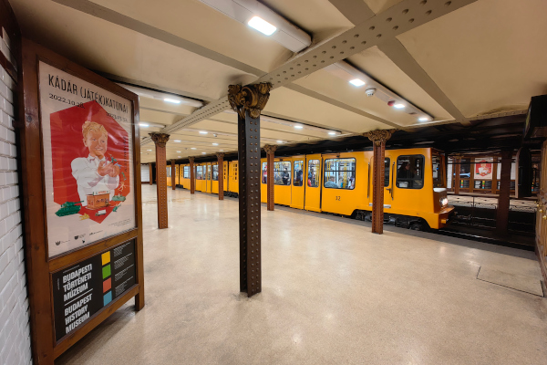 Budapest, M1 metró, Opera, bélyegkép