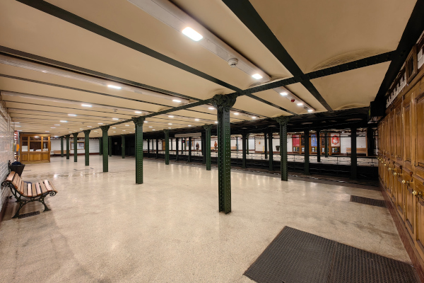 Budapest, M1 metró, Oktogon, bélyegkép