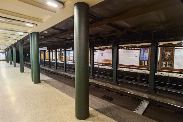 Budapest, M1 metró, Bajza utca, bélyegkép