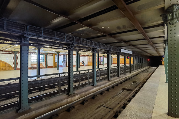 Budapest, M1 metró, Hősök tere, bélyegkép