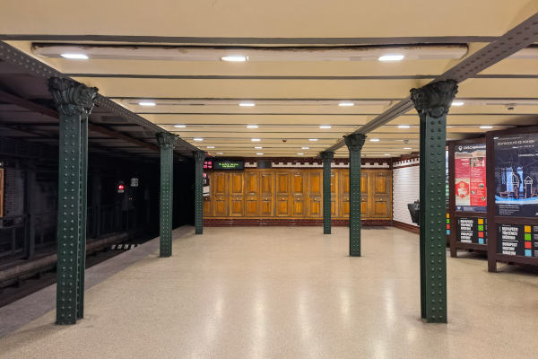 Budapest, M1 metró, Hősök tere, bélyegkép