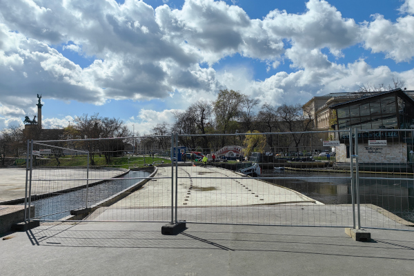 Budapest, M1 metró, Városligeti-tó, alagút, bélyegkép