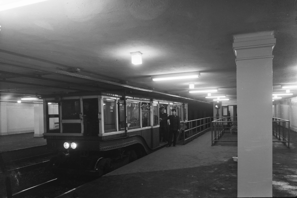 Budapest, M1 metró, Deák Ferenc tér, bélyegkép