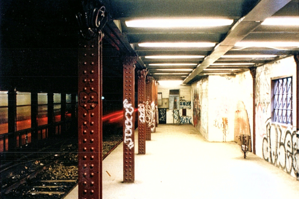 Budapest, M1 metró, graffiti, bélyegkép