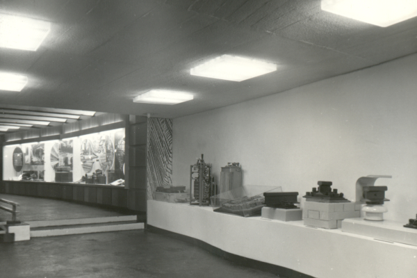 Budapest, M1 metró, Múzeum, bélyegkép