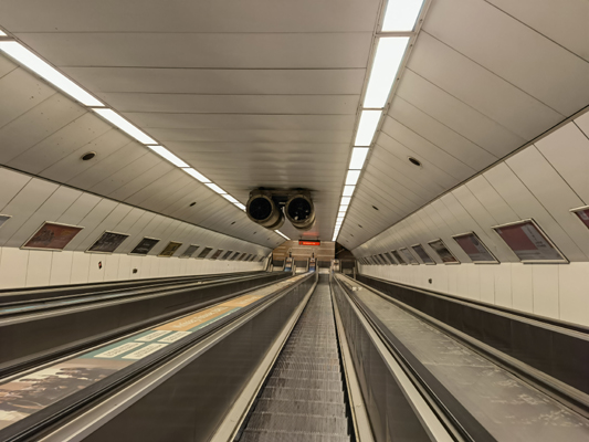 Budapest, M2 metró, Széll Kálmán tér, bélyegkép