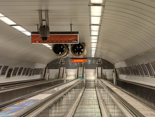 Budapest, M2 metró, Batthyány tér, bélyegkép