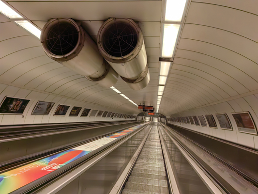 Budapest, M2 metró, Batthyány tér, bélyegkép
