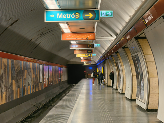 Budapest, M2 metró, Deák Ferenc tér, bélyegkép
