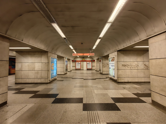 Budapest, M2 metró, Astoria, bélyegkép