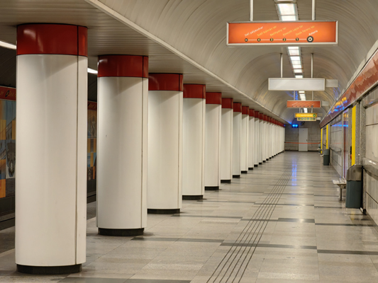 Budapest, M2 metró, Astoria, bélyegkép