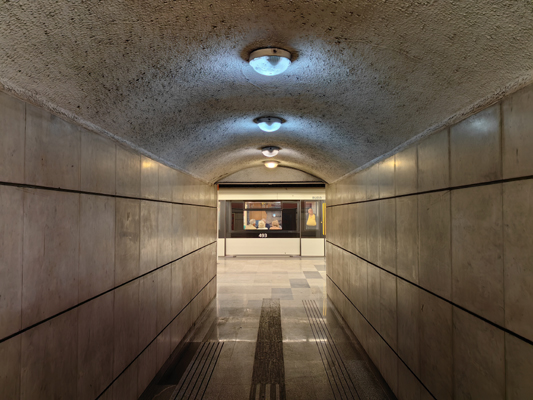 Budapest, M2 metró, Astoria, bélyegkép