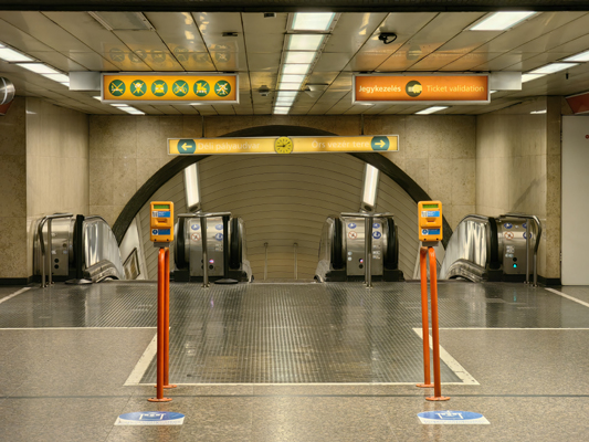 Budapest, M2 metró, Astoria, bélyegkép