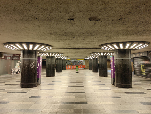 Budapest, M2 metró, Astoria, bélyegkép