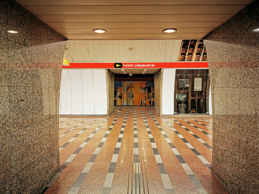 Budapest, M2 metró, Keleti pályaudvar, bélyegkép