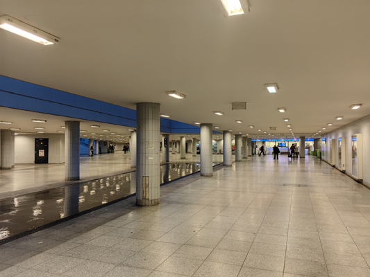 Budapest, M2 metró, Keleti pályaudvar, bélyegkép