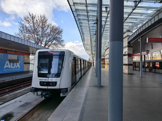 Budapest, M2 metró, Örs vezér tere, bélyegkép