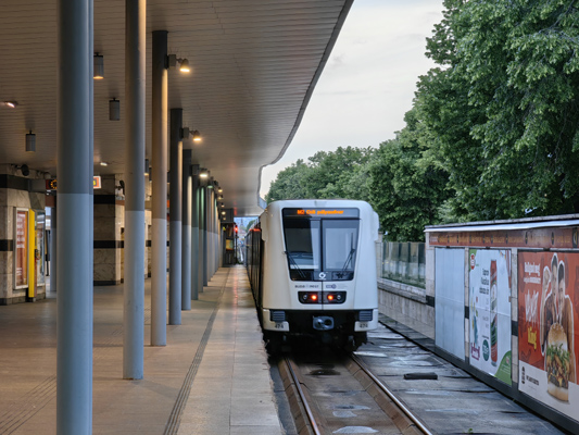 Budapest, M2 metró, Örs vezér tere, bélyegkép