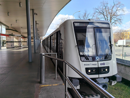 Budapest, M2 metró, Örs vezér tere, bélyegkép