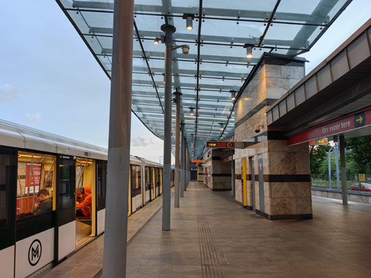 Budapest, M2 metró, Örs vezér tere, bélyegkép