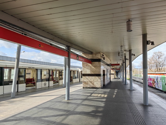 Budapest, M2 metró, Örs vezér tere, bélyegkép