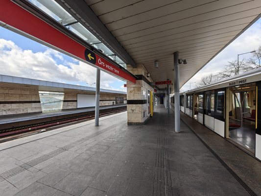 Budapest, M2 metró, Örs vezér tere, bélyegkép