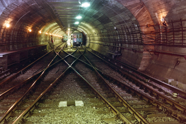 Budapest, M2 metró, Déli pályaudvar, kihúzó, bélyegkép