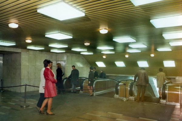 Budapest, M2 metró, Keleti pályaudvar, bélyegkép