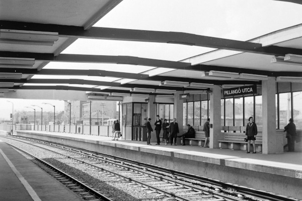 Budapest, M2 metró, Pillangó utca, bélyegkép