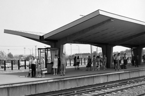 Budapest, M2 metró, Örs vezér tere, bélyegkép