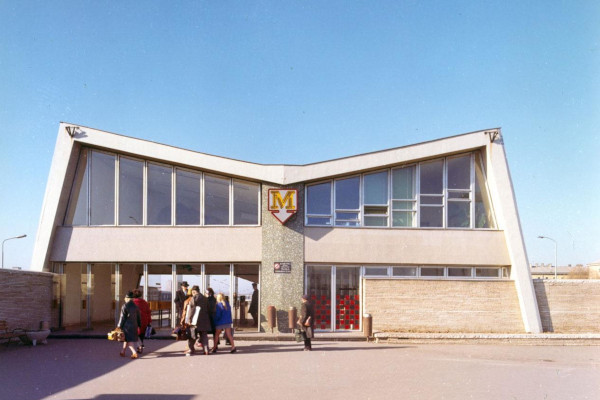 Budapest, M2 metró, Örs vezér tere, bélyegkép