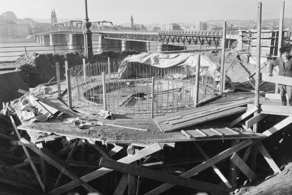 Budapest, M2 metró, építés, bélyegkép