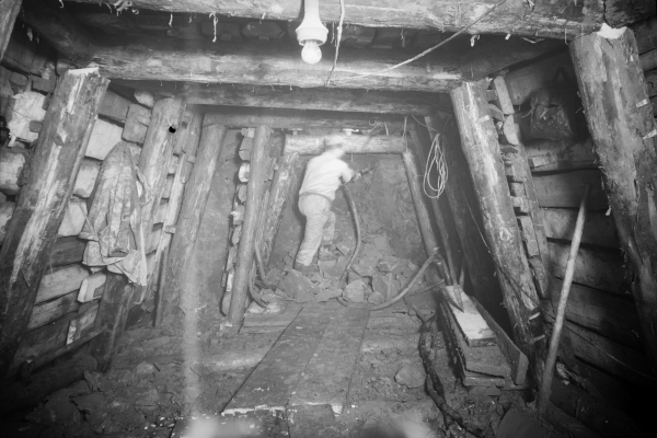 Budapest, M2 metró, építés, bélyegkép