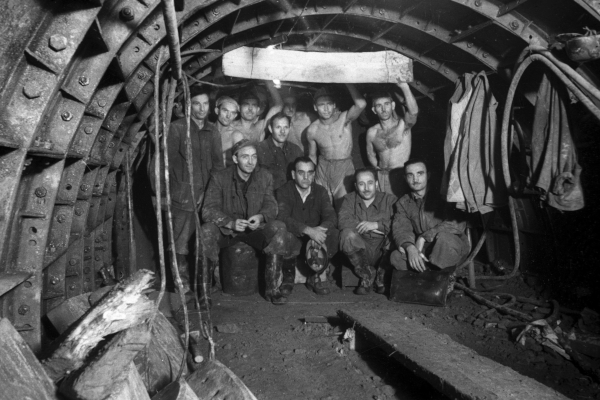 Budapest, M2 metró, építés, bélyegkép