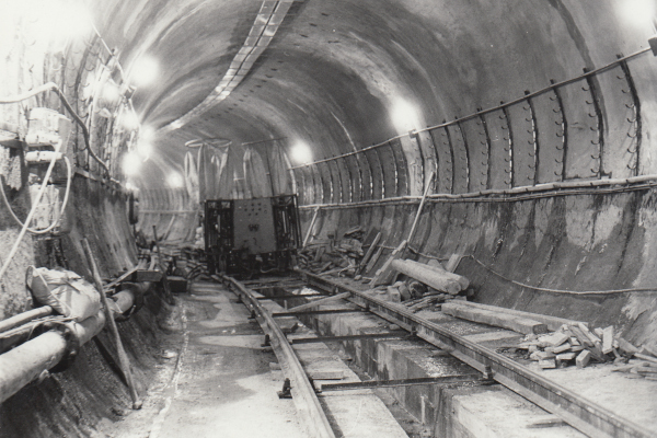 Budapest, M2 metró, építés, bélyegkép