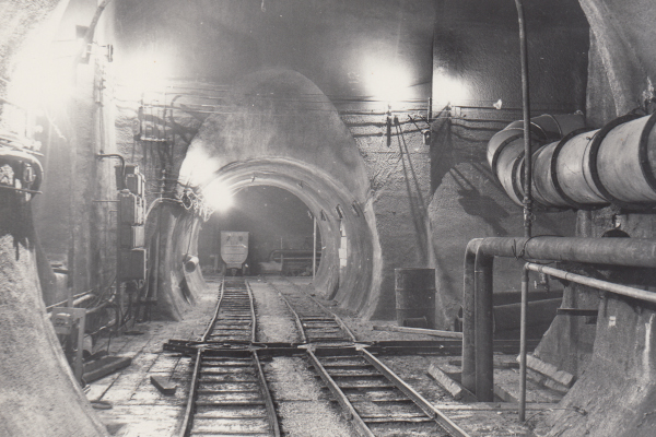 Budapest, M2 metró, építés, bélyegkép