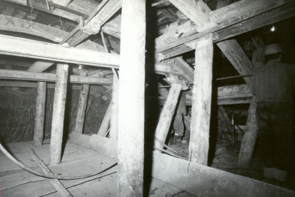 Budapest, M2 metró, építés, bélyegkép