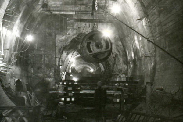 Budapest, M2 metró, építés, bélyegkép