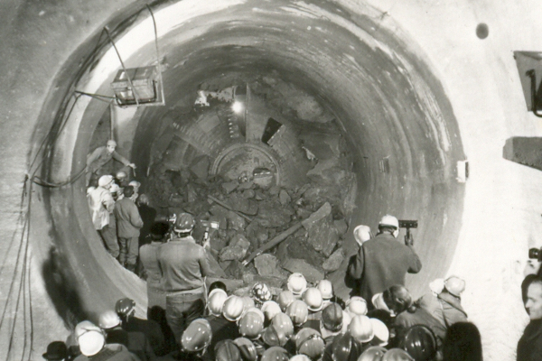 Budapest, M2 metró, építés, bélyegkép