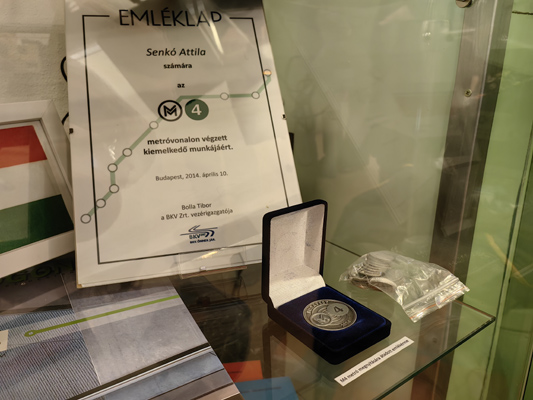 Budapest, M2 metró, Metró Kiállítóterem, bélyegkép