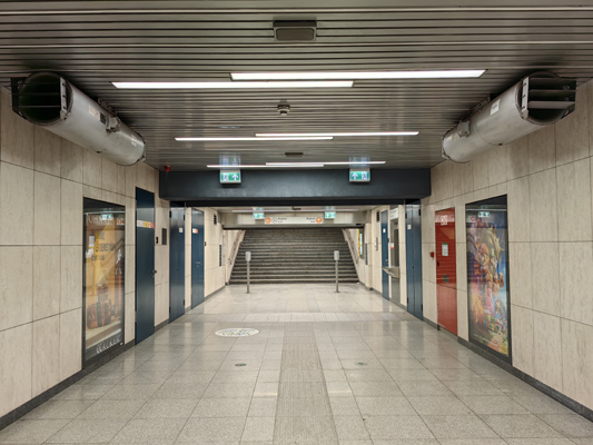 Budapest, M3 metró, Gyöngyösi utca, bélyegkép