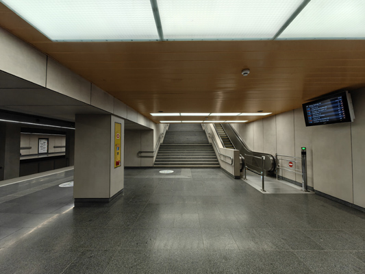 Budapest, M3 metró, Dózsa György út, bélyegkép