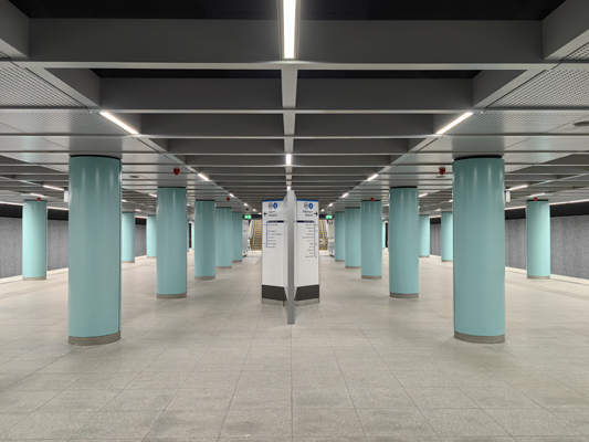 Budapest, M3 metró, Arany János utca, bélyegkép