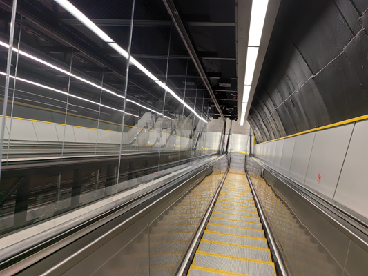 Budapest, M3 metró, Arany János utca, bélyegkép