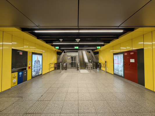 Budapest, M3 metró, Semmelweis Klinikák, bélyegkép