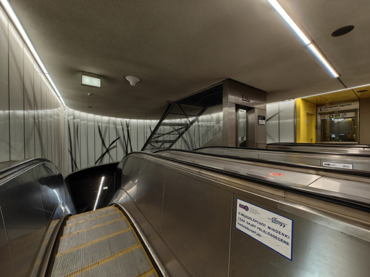 Budapest, M3 metró, Semmelweis Klinikák, bélyegkép