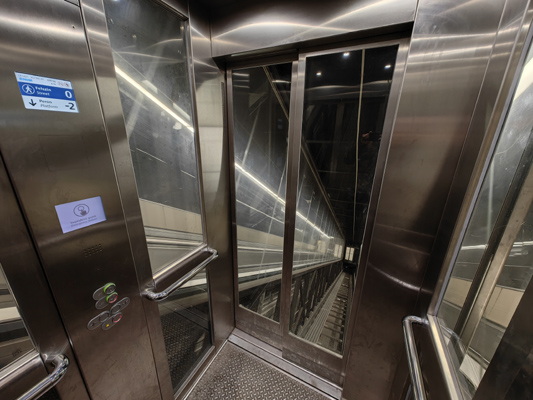 Budapest, M3 metró, Semmelweis Klinikák, bélyegkép