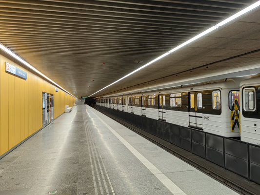 Budapest, M3 metró, Pöttyös utca, bélyegkép