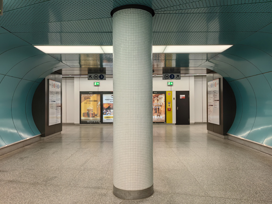 Budapest, M3 metró, Deák Ferenc tér, M2-M3 metró, átszállás, bélyegkép